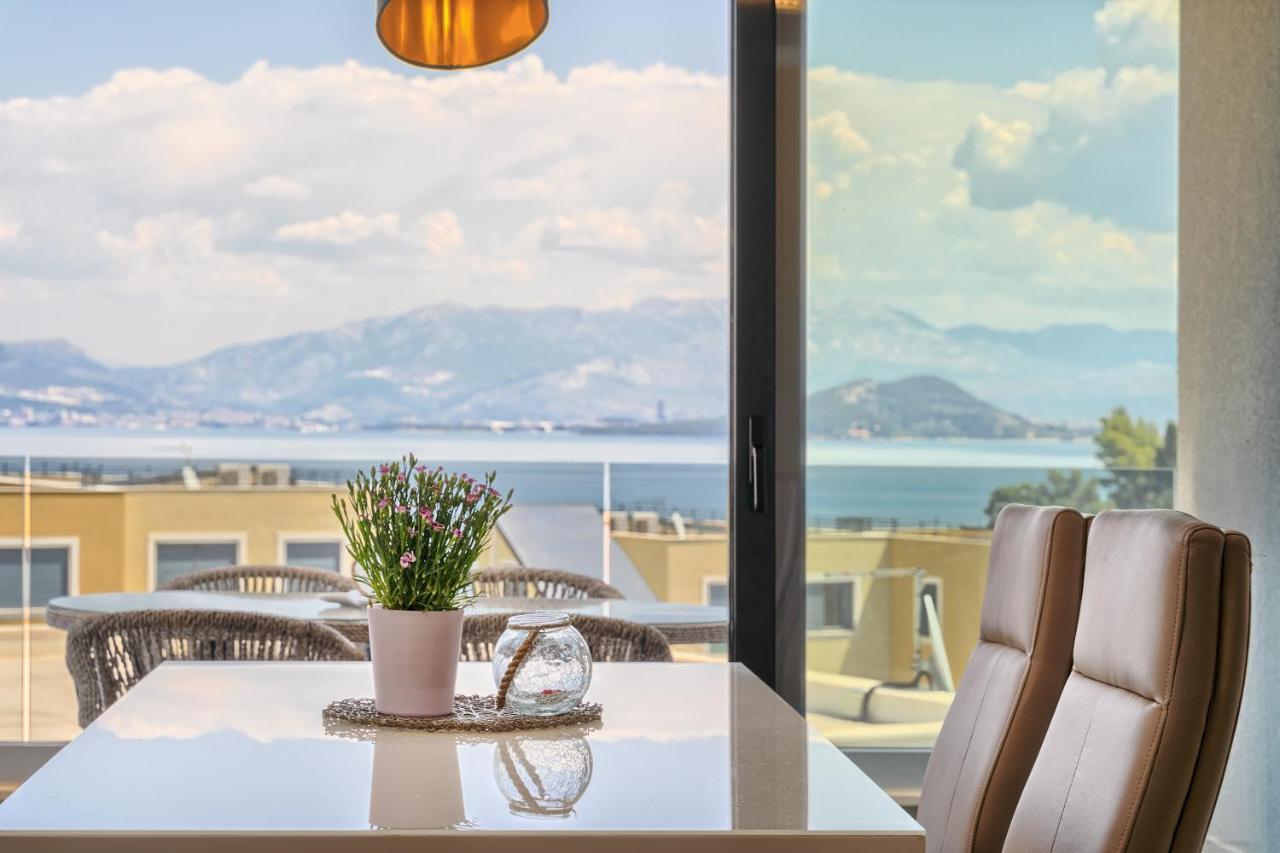 Moni's Place - Fresh Seaview